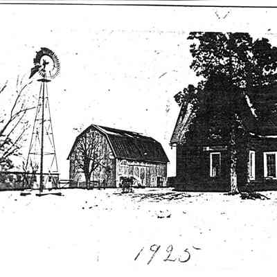 Photo of Farm in 1925 Near Liberty Center - NE Corner of Roads T & 11 Looking South