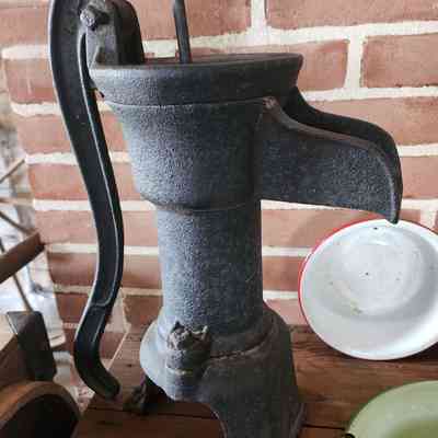 Cast Iron Water Pump, Table Mount