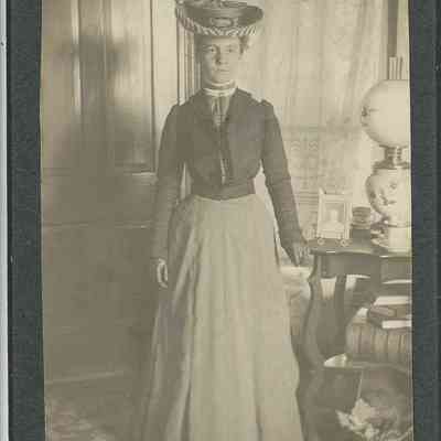 Photo of Unidentified Woman in the Mohler/Follett Family
