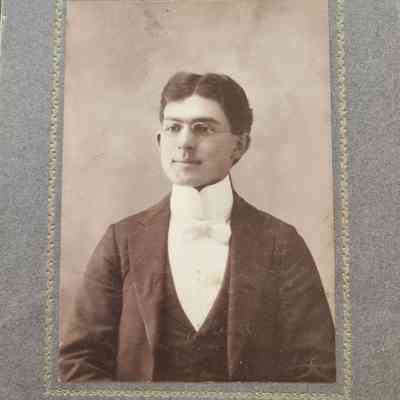 1900 Joe Schwab Cabinet Card Photo