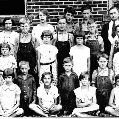 Photo of Pupils Attending the Read School Located at Roads V & 8 near Liberty Center