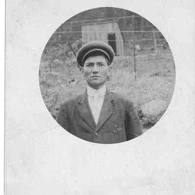 Photo of Unidentified Man in the Mohler/Follett Family