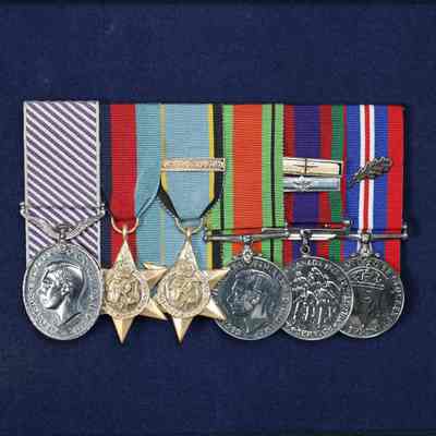 1939-1945 War Medal, w/Mentioned-in-Despatches oakleaf