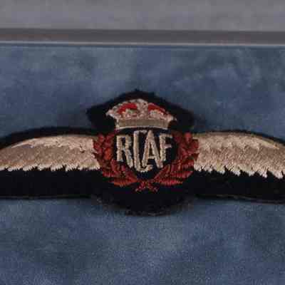 1947-1953 Royal Canadian Air Force Pilot's wing qualification badge.