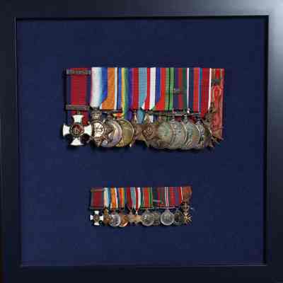 1939-1945 The Distinguished Service Order (miniature).