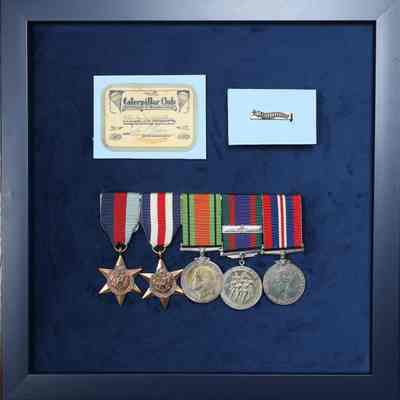 1944-1945 Irvin Parachute "Caterpillar" card
