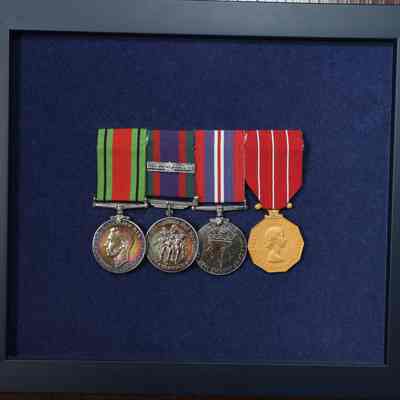 1939-1945 Defence Medal.