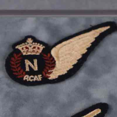 1943-1945 Royal Canadian Air Force Navigator's qualification wing badge.