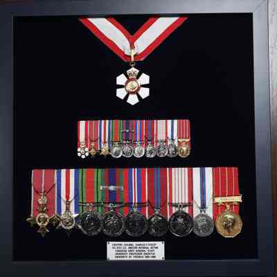 1939-1945 Canadian Volunteer Service Medal w/overseas bar.