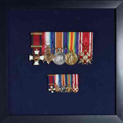 1918 Distinguished Service Order and Bar, miniature