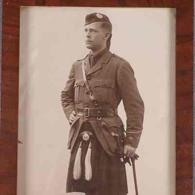 Photograph "Lieutenant, 43rd Cameron Highlanders"