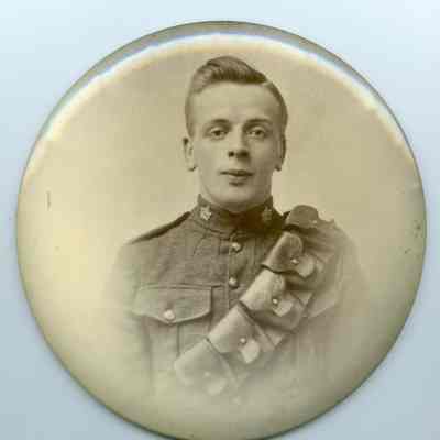 Enamelled Steel Photo “1914-1915 Canadian Field Artillery Gunner”