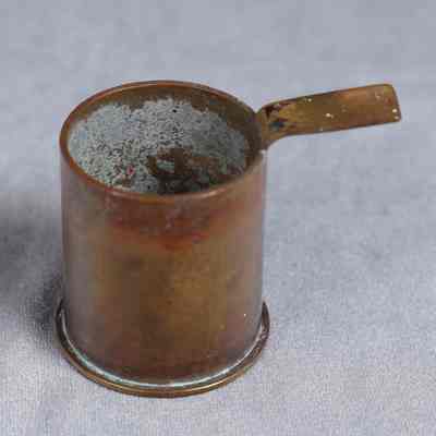 1941-1945 Royal Canadian Navy 2-pounder shell casing "trench art" ashtray