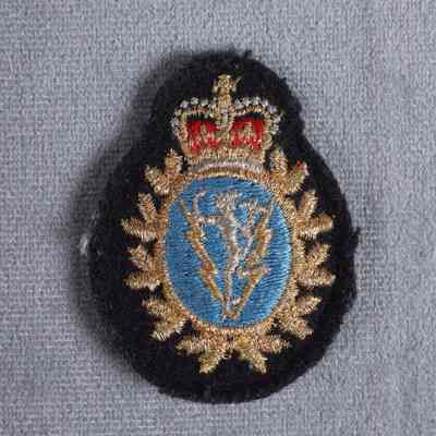 1975-present Canadian Forces Communications and Electronics Branch beret badge
