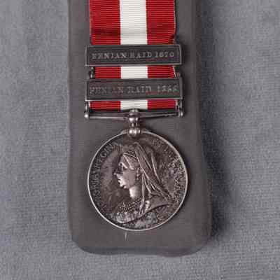 1866-1870 Canada General Service Medal, bars "Fenian Raid 1866", "Fenian Raid 1870"