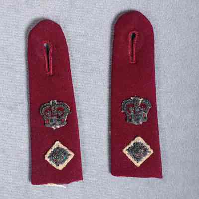 1960s Royal Canadian Army Medical Corps mess dress jacket shoulder strap