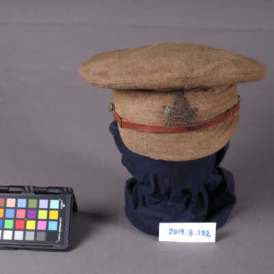 1914-1918 Eaton's M.G. Battery private's service dress cap w/badge
