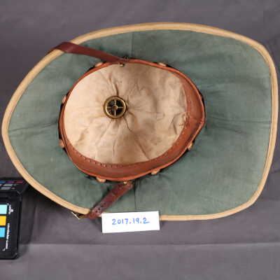Canadian Universal Pattern helmet Inside