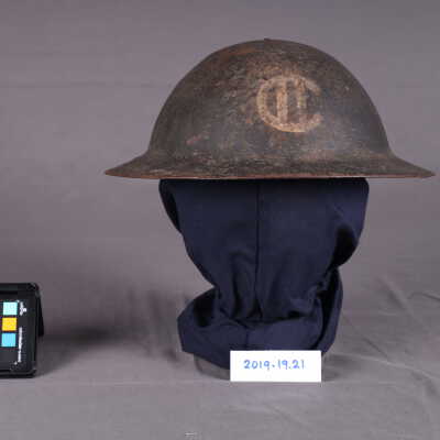 1917-1918 CEF 2nd Division painted Brodie helmet