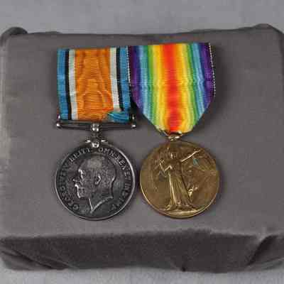 1914-1919 Allied Victory Medal LIEUT W G BELL (CMGC)