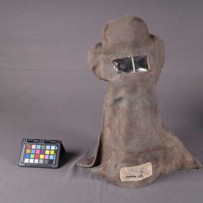 1915 British Army mica window smoke helmet
