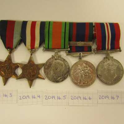 Medal (Group)