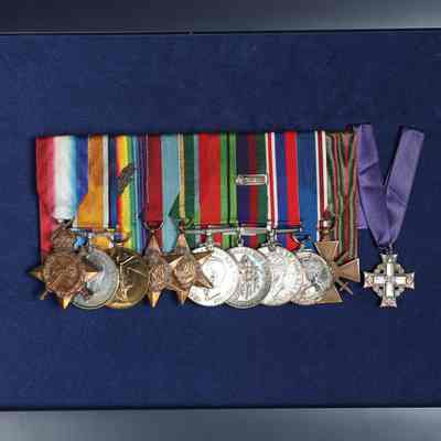 1939-1945 Canadian Volunteer Service Medal w/overseas bar