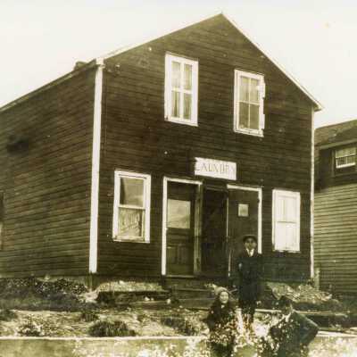 Photograph, Son Sam Hop Top Laundry, 1924.