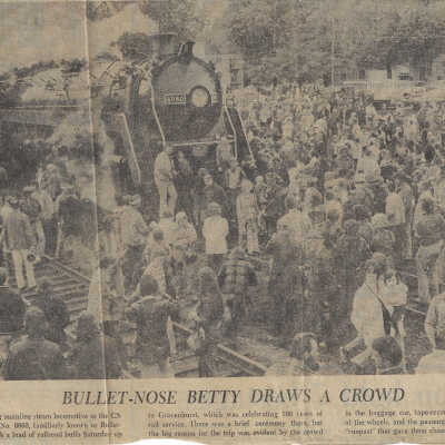 Bullet-Nose Betty Draws a Crowd