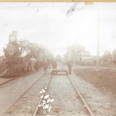 Photograph - train 359 arriving