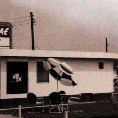 Photograph, Sudbury, Merla-Mae Ice Cream, LaSalle Boulevard