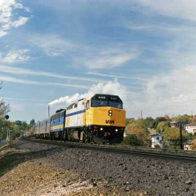Photograph, VIA Locomotive 6433.