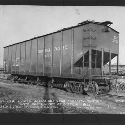 Photograph, Canadian Pacific Railway, Steel hopper grain car, capacity 75 tons.