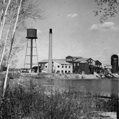 Photograph, Gillies Bros. & Co. Ltd.'s Temagami sawmill built in 1946 and closed permanently in 1957.