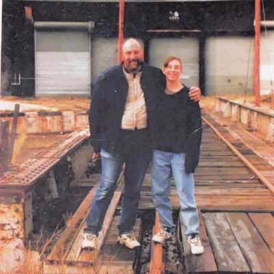 Photograph, Capreol Roundhouse and Turntable, Unknown People.