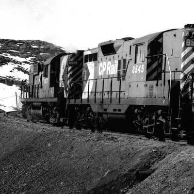 Photograph, CPR Locomotive 8545 (8577) on ore.