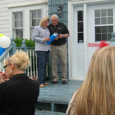 Photograph, NORMHC, President Stu Thomas, Mayor Marianne Matichuk, 2011, Open House.
