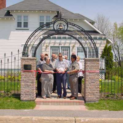 Photograph, NORMHC, New Entrance Gateway Ribbon Cutting Ceremony, June 1st 2002.