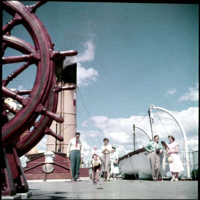 Photograph, Passengers aboard the SS Assiniboia, Canadian Pacific Steamship at Port McNicoll, Ontario.