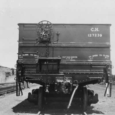 Photograph, End view of Canadian National Railways general service gondola no. 127239.