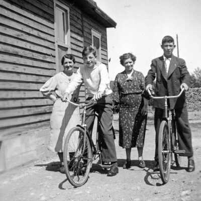 Photograph, Mrs Bella Nesbit, Herb Smith (Shannon), Unknown, Matt Nesbit Jr, V Tagliabracci on Bicycles.