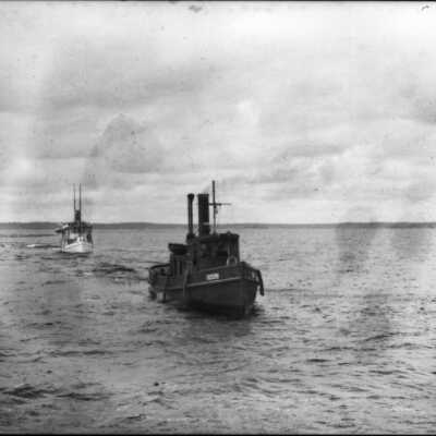 Photograph, Towing rafts, Parry Sound, Ontario