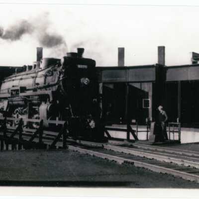Photo of Locomotive #5370 at Chapleau Roundhouse/Turntable