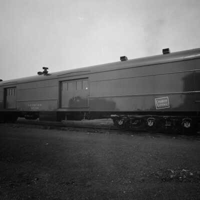 Photograph, Canadian National Railways (CNR) Express Car 8738.