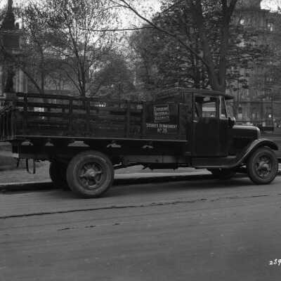 Photograph, Canadian National Railways (CNR) Express truck.