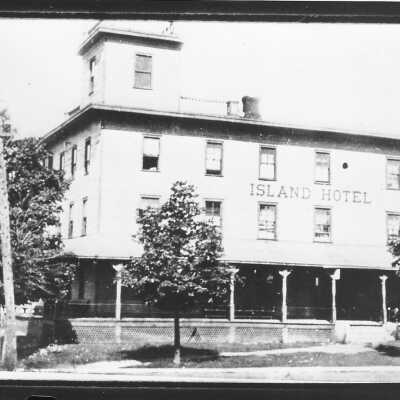 Photograph of the Island Hotel in Depot Harbour