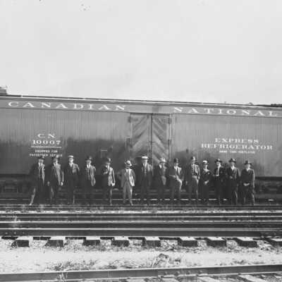Photograph, Canadian National Express Refrigerator Car No. 10007.