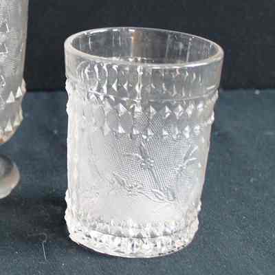 Tumbler Stippled Forget Me Not Pattern