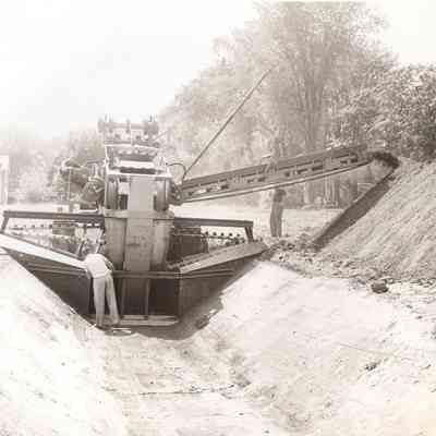 Buckeye Traction ditcher Co Machinery