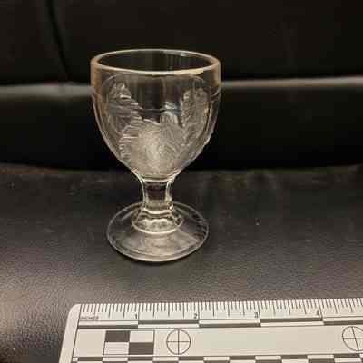 Leaf Pattern Wine Glass